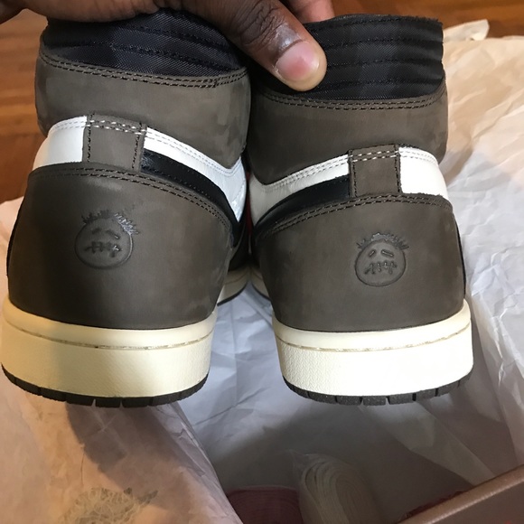 Travis Scott Jordan 1 - Picture 2 of 7